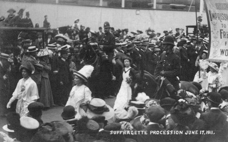 suffragette_procession_1911